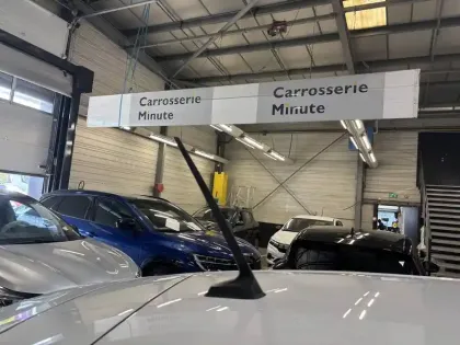 Photo 10 Renault Clio  E-Tech full hybrid 145