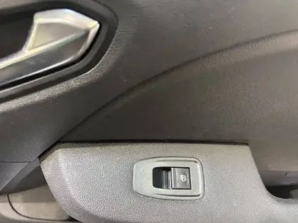 Photo 13 Renault Clio  E-Tech full hybrid 145