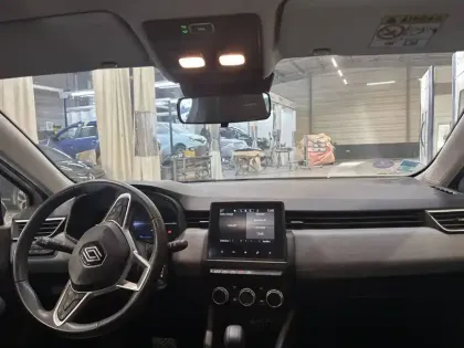 Photo 18 Renault Clio  E-Tech full hybrid 145