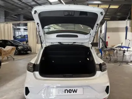 Photo 21 Renault Clio  E-Tech full hybrid 145