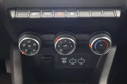 Photo 61 Renault Clio  Blue dCi 85