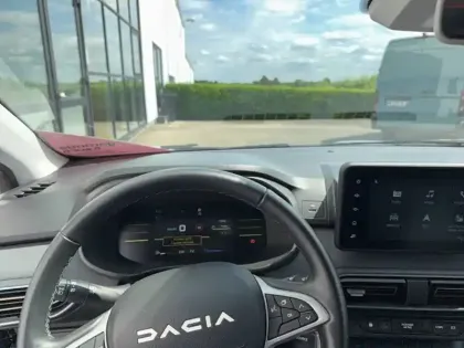 Photo 9 Dacia Jogger  Hybrid 140 7 places GSR2