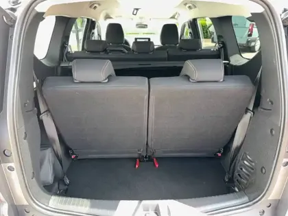 Photo 19 Dacia Jogger  Hybrid 140 7 places GSR2