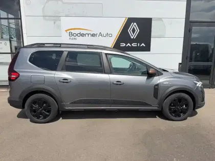 Photo 7 Dacia Jogger  Hybrid 140 7 places GSR2