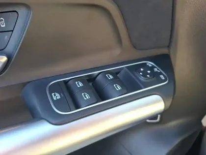 Photo 23 Mercedes GLA  200 d 8G-DCT