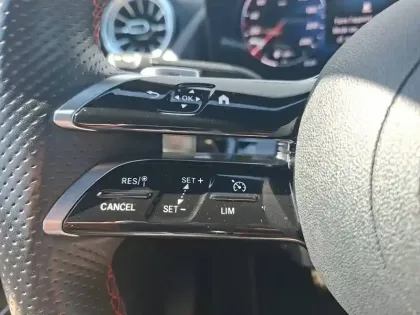 Photo 9 Mercedes GLA  200 d 8G-DCT