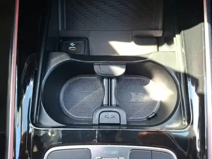 Photo 18 Mercedes GLA  200 d 8G-DCT