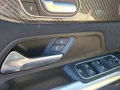 Photo 22 Mercedes GLA  200 d 8G-DCT