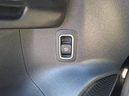 Photo 24 Mercedes GLA  200 d 8G-DCT