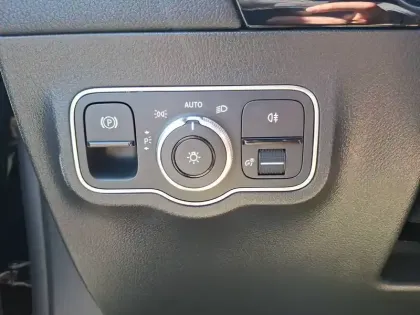 Photo 25 Mercedes GLA  200 d 8G-DCT