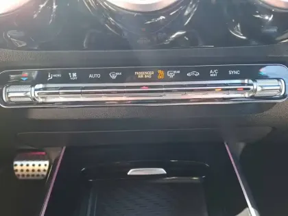 Photo 16 Mercedes GLA  200 d 8G-DCT