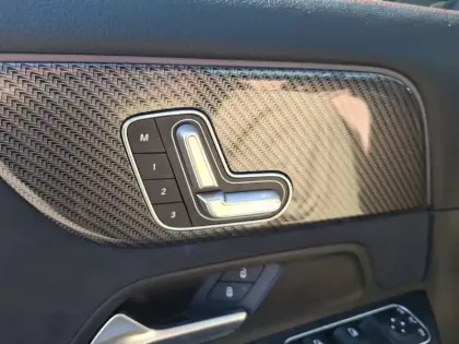 Photo 21 Mercedes GLA  200 d 8G-DCT