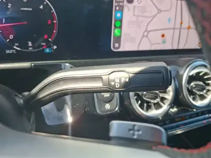 Photo 8 Mercedes GLA  200 d 8G-DCT