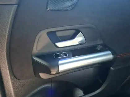 Photo 49 Mercedes GLA  200 d 8G-DCT