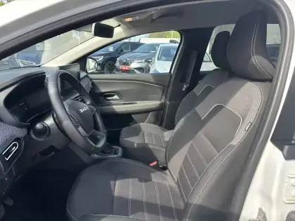 Photo 24 Dacia Jogger  Hybrid 140 5 places GSR2