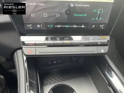 Photo 19 Renault Austral  E-Tech hybrid 200