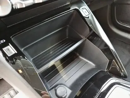 Photo 19 Peugeot 208  Electrique 54 kWh 156ch