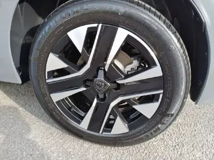 Photo 12 Peugeot 208  Electrique 54 kWh 156ch