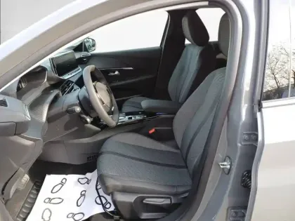 Photo 10 Peugeot 208  Electrique 54 kWh 156ch