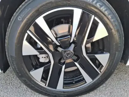 Photo 5 Peugeot 208  Hybrid 110 ch e-DCS6