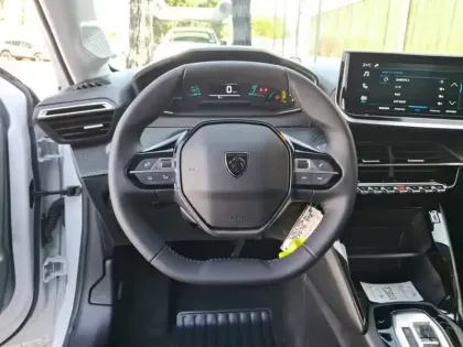 Photo 20 Peugeot 208  Hybrid 110 ch e-DCS6