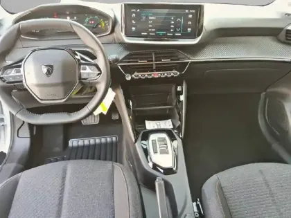 Photo 7 Peugeot 208  Hybrid 110 ch e-DCS6