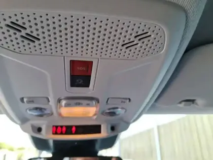 Photo 16 Peugeot 208  Hybrid 110 ch e-DCS6