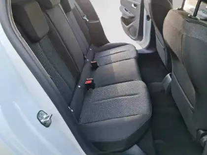 Photo 8 Peugeot 208  Hybrid 110 ch e-DCS6