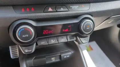 Photo 21 Kia Stonic  1.0 T-GDi 100 ch DCT7