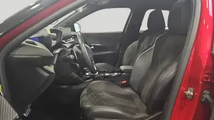 Photo 12 Peugeot 2008  PureTech 155 S&S EAT8