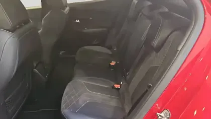 Photo 18 Peugeot 2008  PureTech 155 S&S EAT8