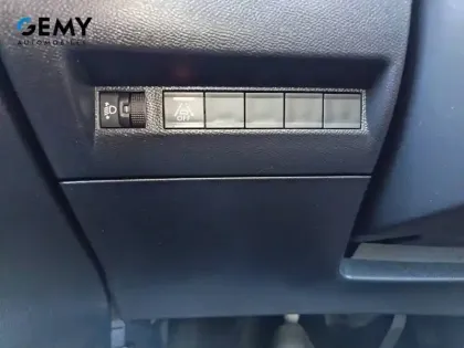 Photo 20 Peugeot 208  PureTech 75 S&S BVM5