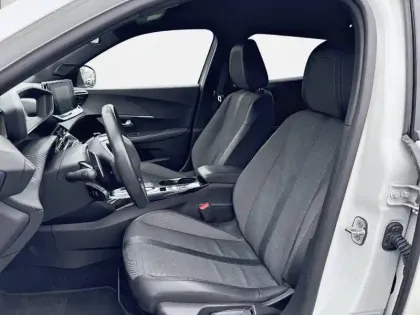 Photo 32 Peugeot 2008  BlueHDi 130 S&S EAT8