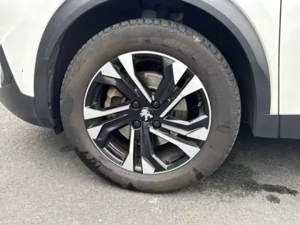 Photo 12 Peugeot 2008 Gén. II Ph1 NG Allure Pack 5