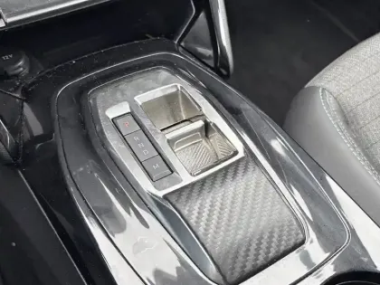 Photo 57 Peugeot 2008  BlueHDi 130 S&S EAT8