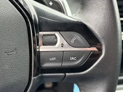 Photo 20 Peugeot 2008 Gén. II Ph1 NG Allure Pack 5