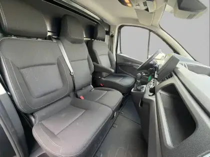 Photo 31 Renault Trafic  FGN L1H1 2800 KG BLUE DCI 150 EDC