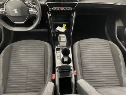 Photo 88 Peugeot 208  ELECTRIQUE 50 KWH 136