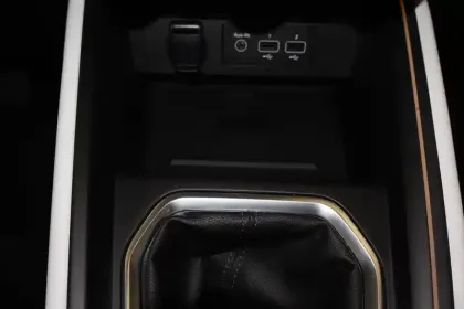 Photo 27 Renault Clio Gén. V (BJA) Ph1 NG Techno 5