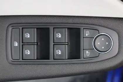 Photo 31 Renault Clio Gén. V (BJA) Ph1 NG Techno 5