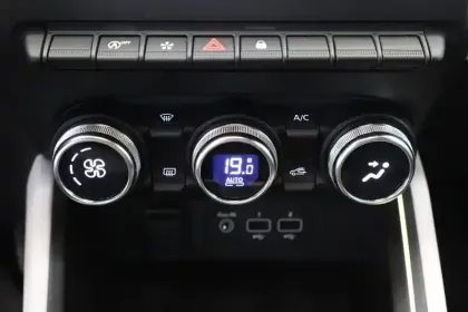 Photo 68 Renault Clio  TCe 140