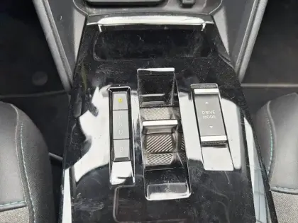 Photo 13 Citroën C4 e- 136 ch Automatique