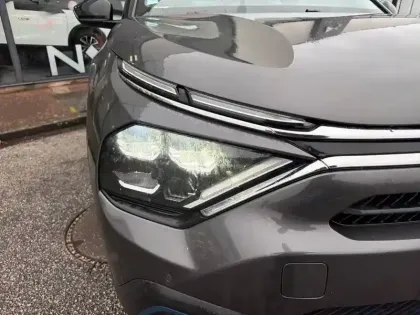 Photo 15 Citroën C4 e- 136 ch Automatique