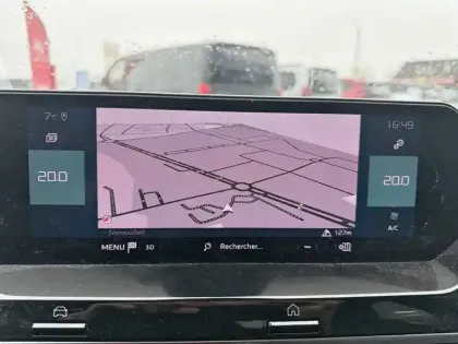 Photo 17 Citroën C4 e- 136 ch Automatique