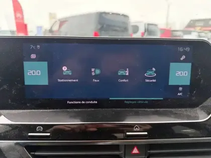 Photo 22 Citroën C4 e- 136 ch Automatique