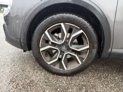 Photo 12 Citroën C4 e- 136 ch Automatique