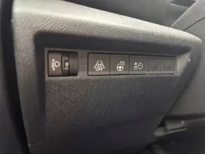 Photo 25 Citroën C4 e- 136 ch Automatique