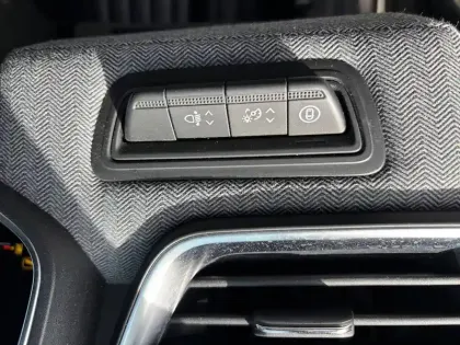 Photo 26 Renault Clio  Eco-G 100 ch GSR2