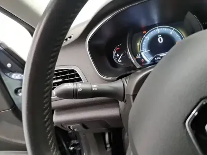 Photo 27 Renault Megane Mégane IV Berline dCi 110 Energy