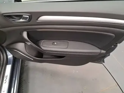 Photo 23 Renault Megane Mégane IV Berline dCi 110 Energy